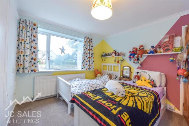 3 bed Semi-Detached for sale Image 11