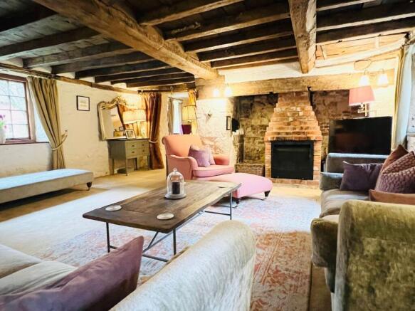 Lounge/Sitting Room