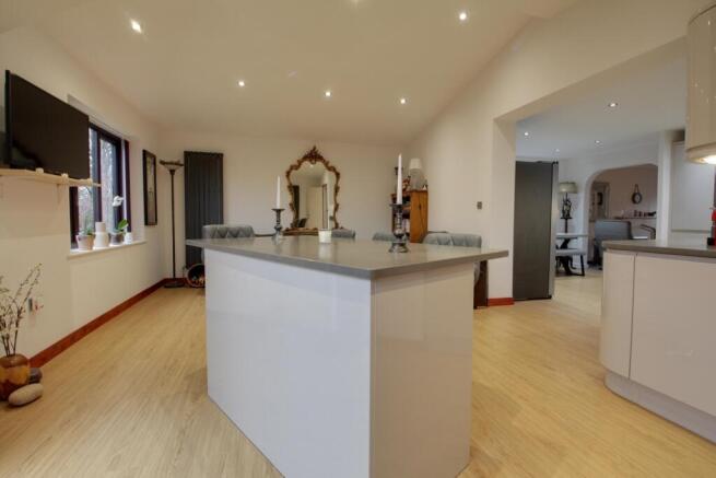 3 bed Detached for sale Image 10