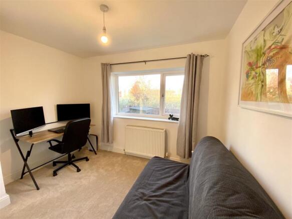 BEDROOM 2
