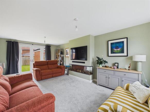 4 bed Detached for sale Image 7