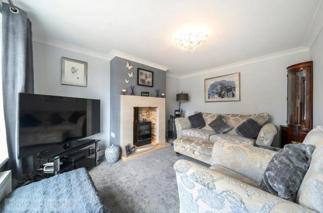 4 bed Semi-Detached for sale Image 5