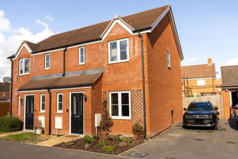 Campbell Grove, Horley, RH6