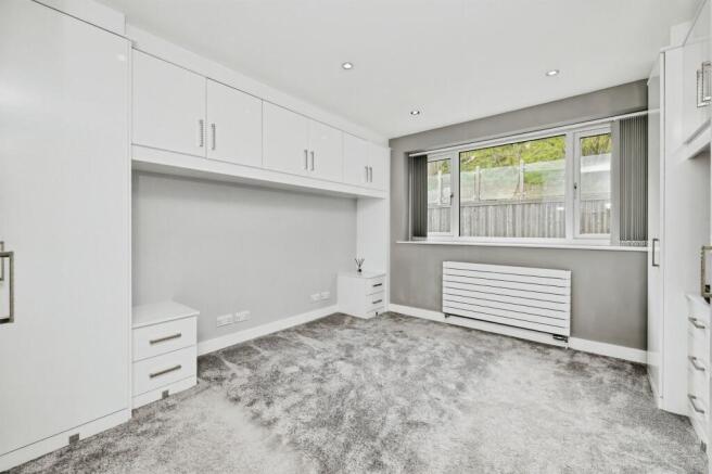 4 bed Detached for sale Image 11