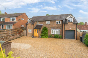Wyenot, Woolhampton Hill, Woolhampton, Reading RG7 5SB