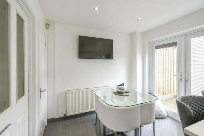 Kitchen/Dining Area