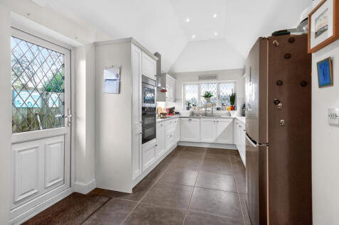 Clifton Road, Rochford, SS4