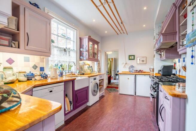 4 bed Terraced for sale Image 8