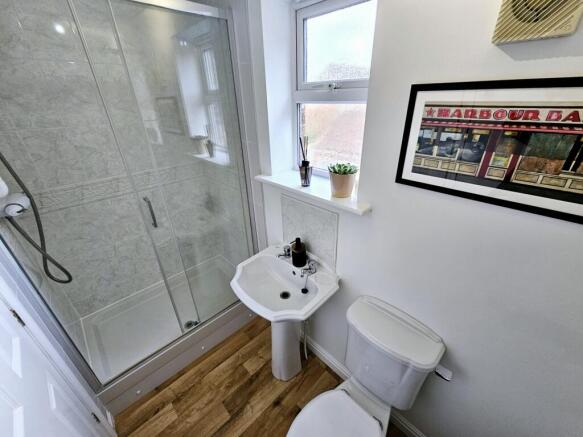3 bed Detached for sale Image 9