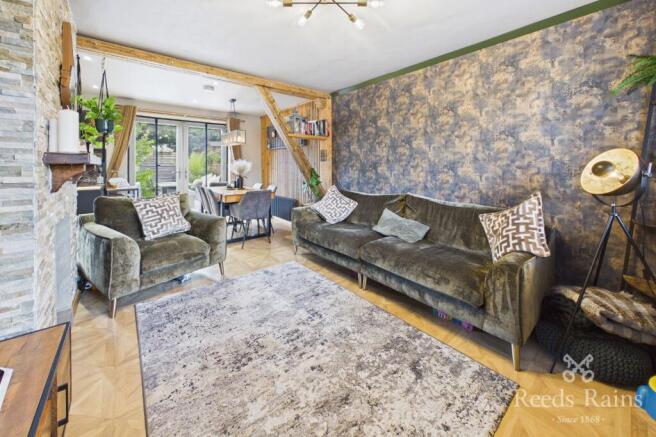 4 bed Semi-Detached for sale Image 5