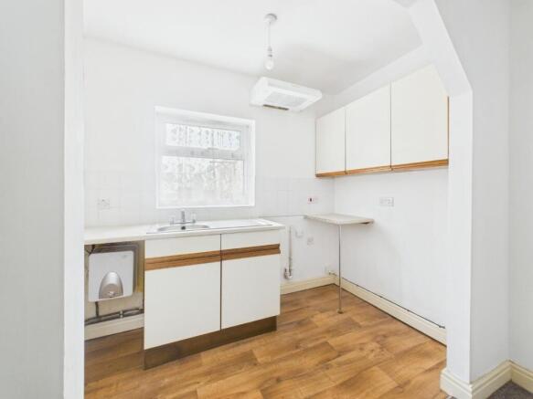 3 bed Not Specified for sale Image 6