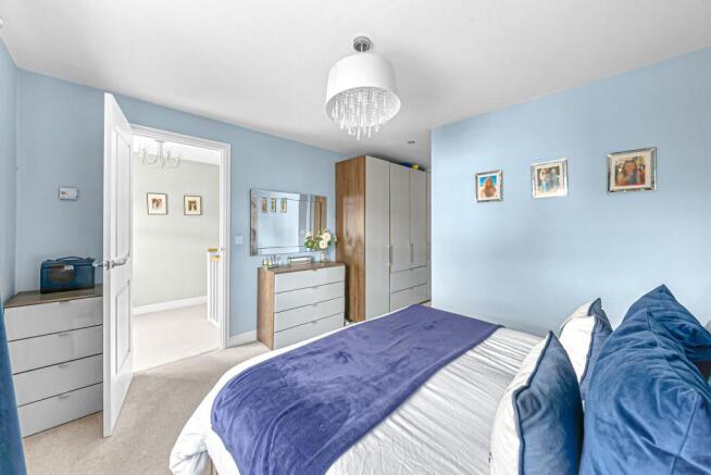 4 bed Detached for sale Image 12