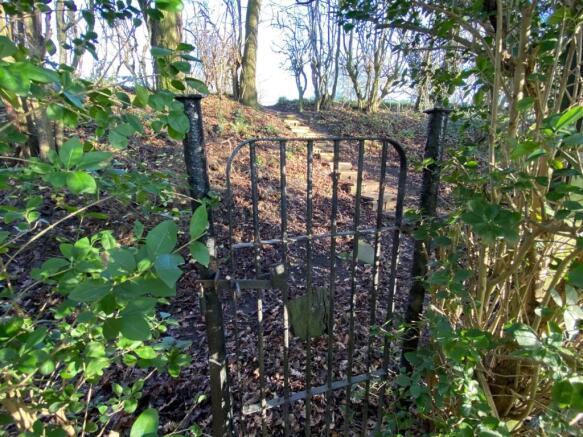 GARDEN GATE