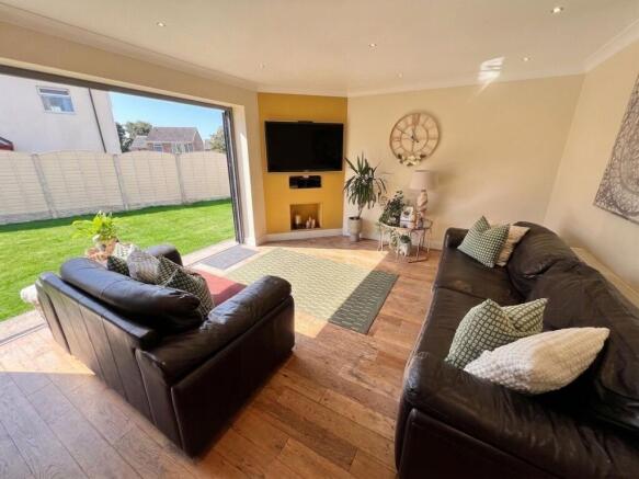 3 bed Detached Bungalow for sale Image 5