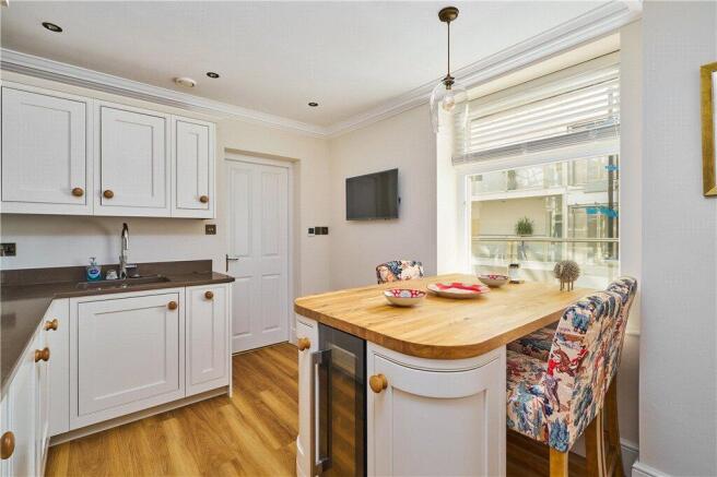 2 bed Apartment for sale Image 5