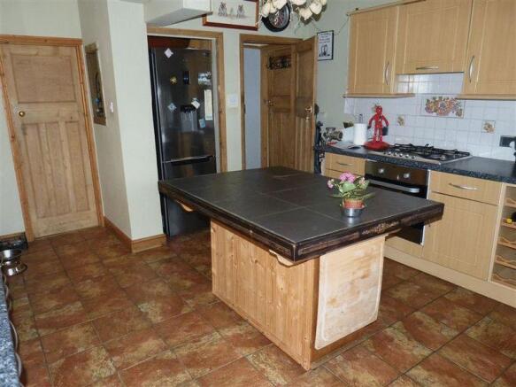 Kitchen/breakf...