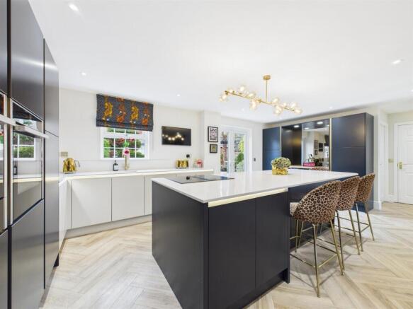 High Specification Fitted Kitchen