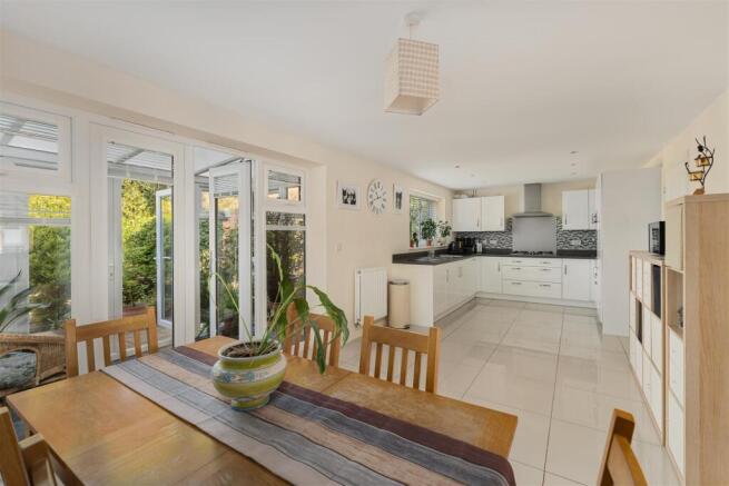 2 Wiggins Close, Bloxham-10.jpg