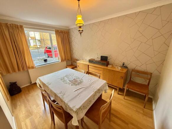 4 bed Detached for sale Image 5