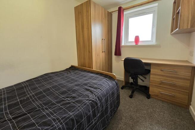 5 bed Terraced for sale Image 8
