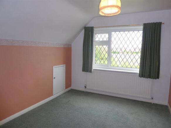 BEDROOM 3 (REAR)