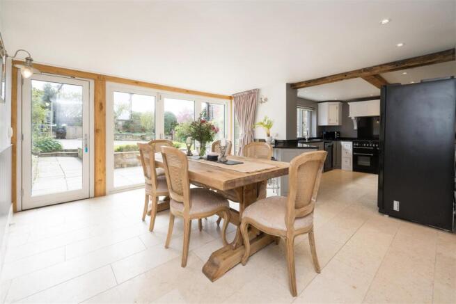 4 bed House for sale Image 6