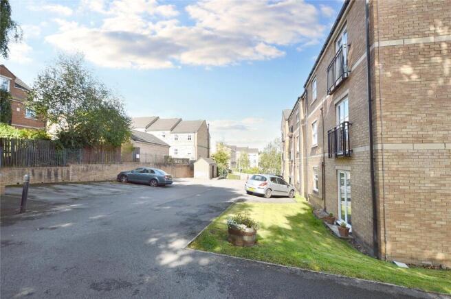 2 bed Apartment for sale Image 9
