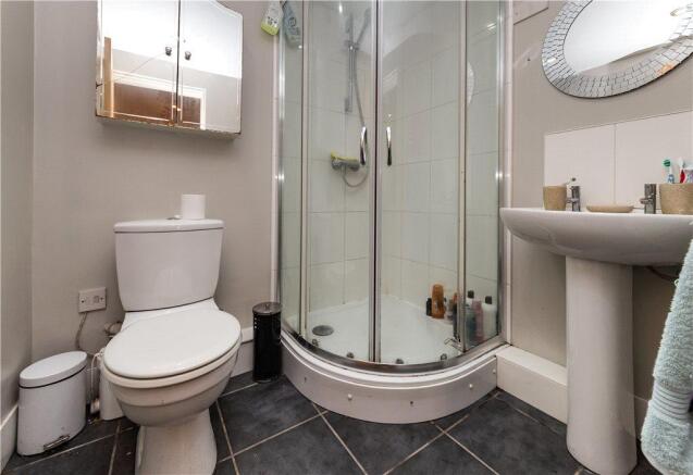 Ensuite (Lower Gf)