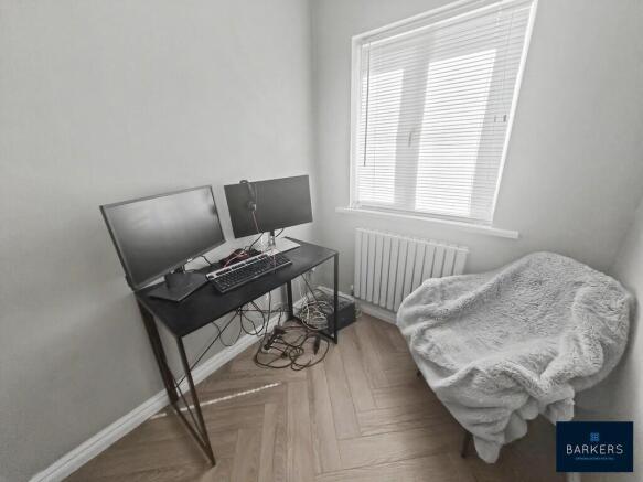 3 bed Town House for sale Image 9