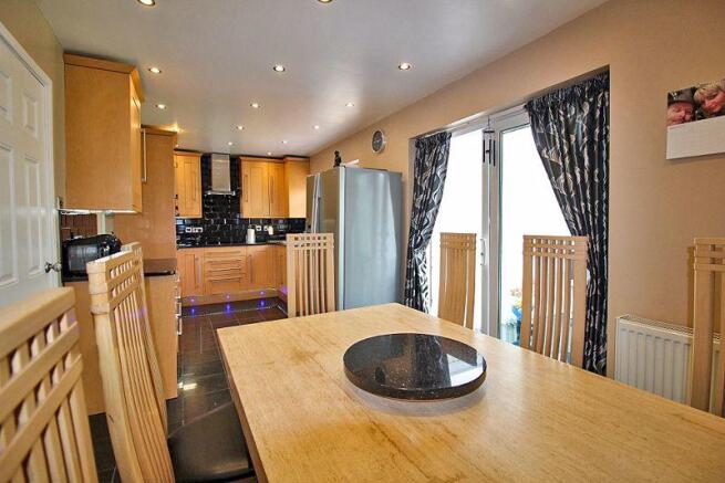KITCHEN/DINER