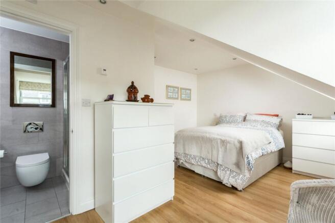 4 bed Semi-Detached for sale Image 7
