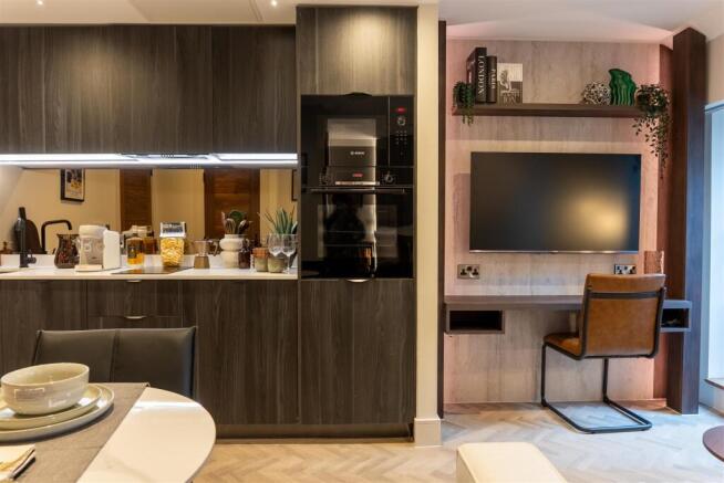 TheResidence_Apt304-07.jpg