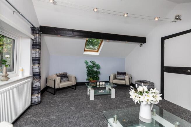 3 bed Coach House for sale Image 7