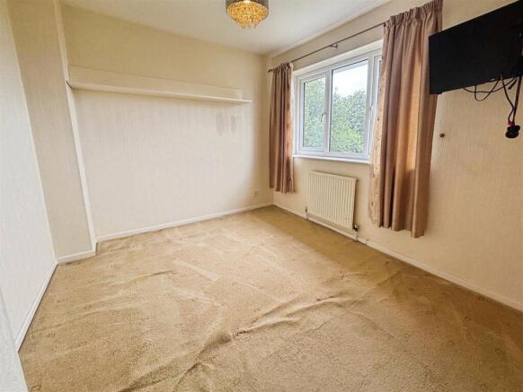 2 bed Semi-Detached for sale Image 8