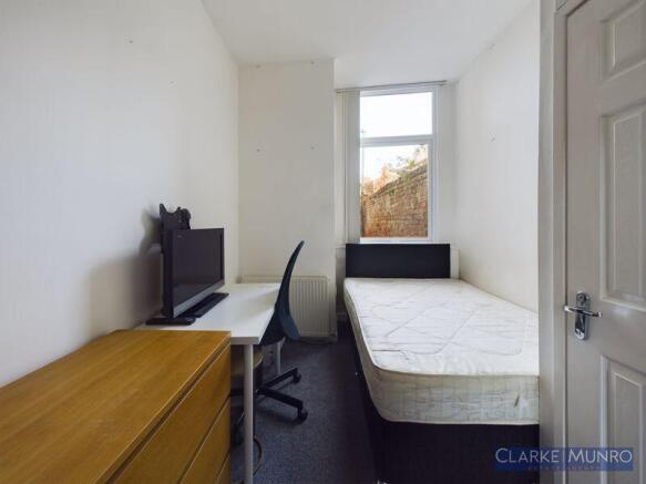 5 bed Terraced for sale Image 6