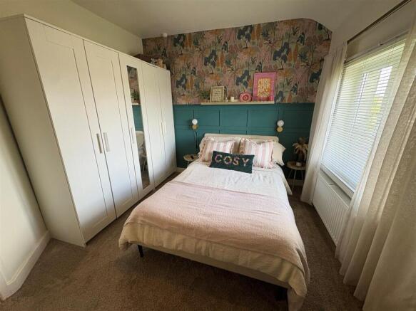 3 bed Semi-Detached for sale Image 11