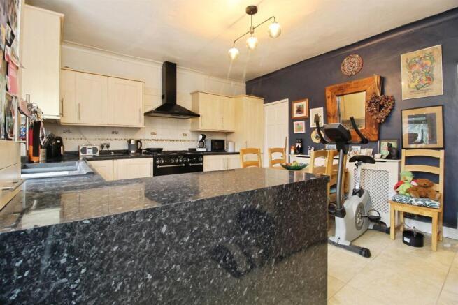 2 bed Terraced for sale Image 4