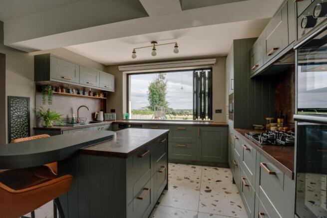 3 bed Detached for sale Image 4