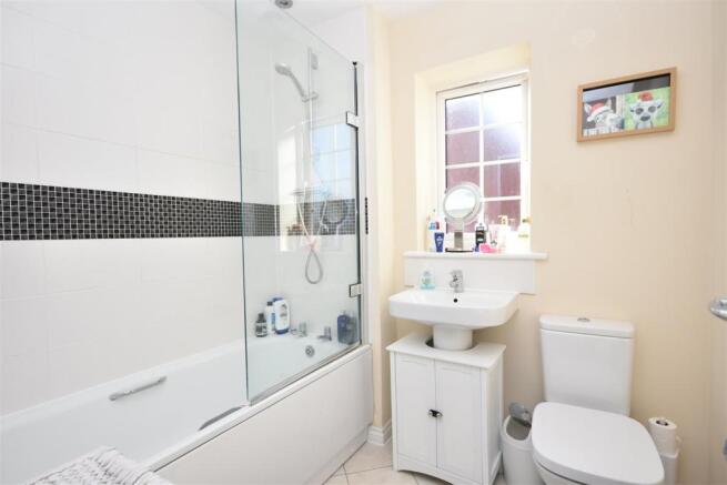 family bathroom.jpg