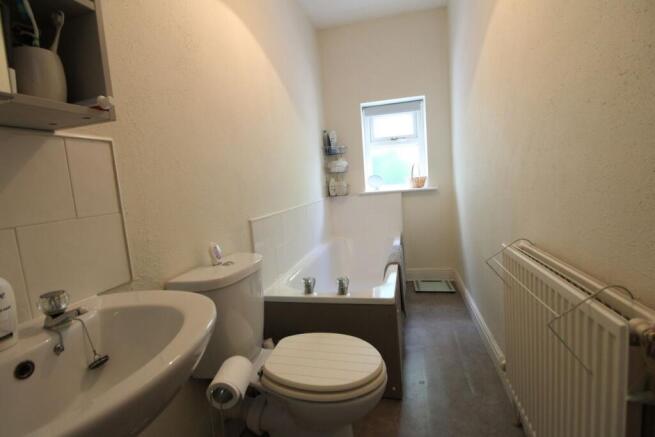 2 bed End of Terrace to rent Image 6