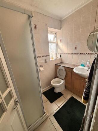 4 bed Detached for sale Image 10