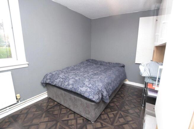 3 bed Town House for sale Image 7
