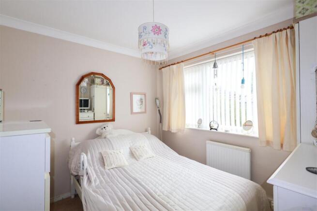 2 bed Semi-Detached Bungalow for sale Image 7