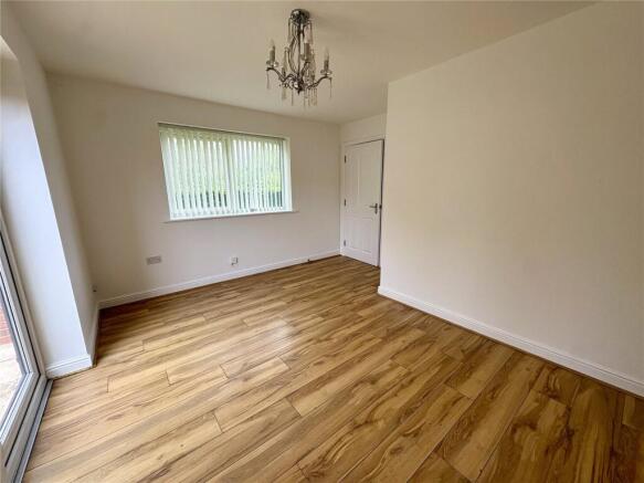 Loung/Dining Area