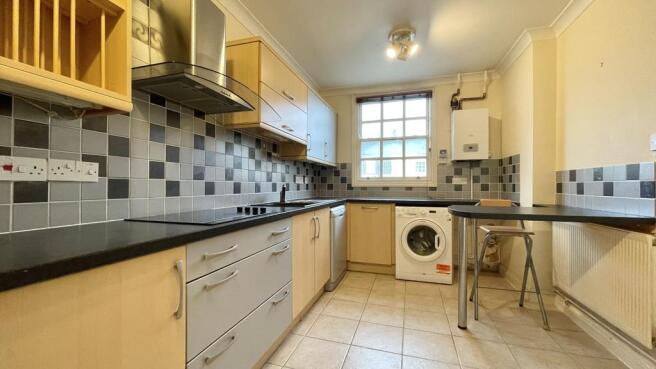 Kitchen 2.JPG