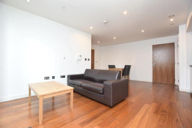 1 bed Apartment to rent Image 9