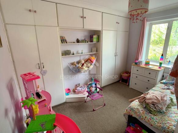 3 bed Semi-Detached for sale Image 9