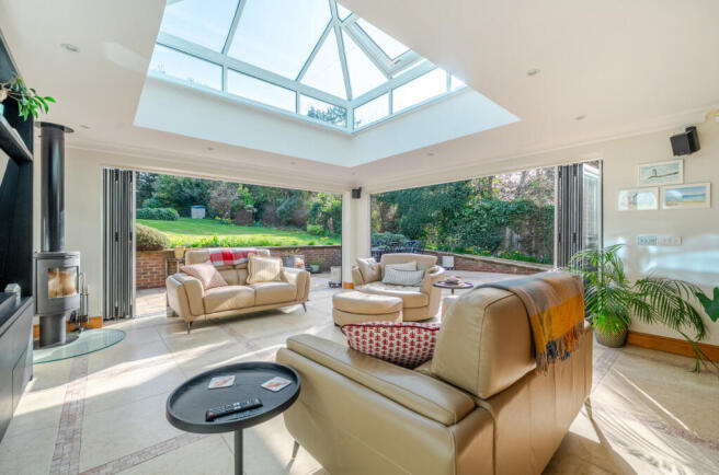 1422697-12-69a9d0...