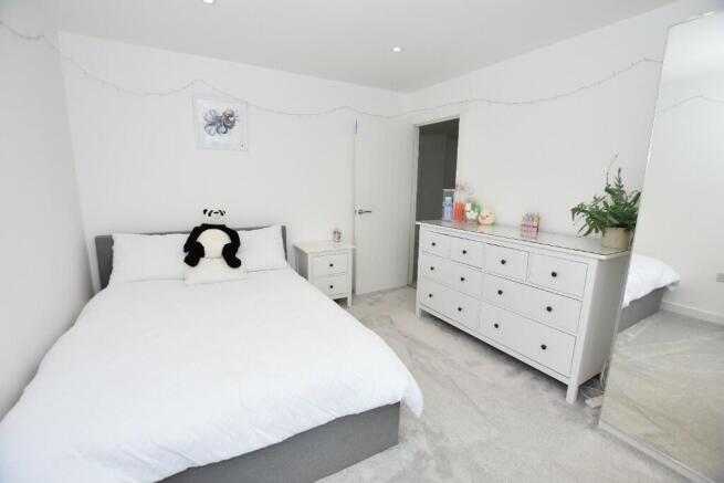 Bedroom .4