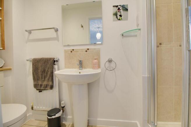 Ensuite to Bed 1